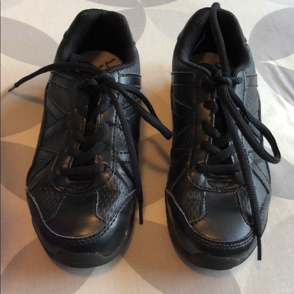 Girls dance sneaker